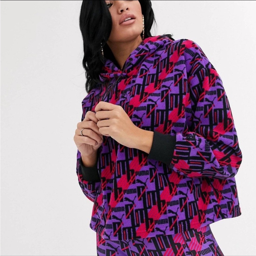 EUC Puma Retro Print XTG Oversized Cropped Hoodie Medium
